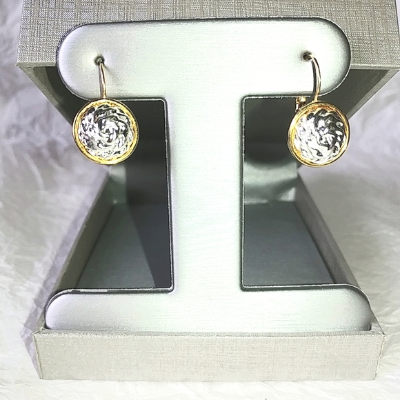 🦋 LIZ CLAIBORNE TWO-TONE LEVERBACK EARRINGS - Picture 2 of 5